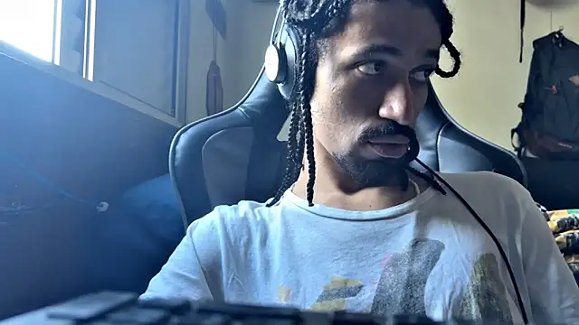 Snapshot of hotcamboy420 chatting on 02/25/25, 07:49 hotcamboy420 online show from 02/25/25, 07:49