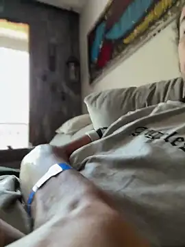 Snapshot of hotcamboy420 chatting on 03/06/25, 06:16 hotcamboy420 online show from 03/06/25, 06:16