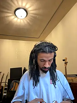 hotcamboy420 online show from 11/07/25, 08:02