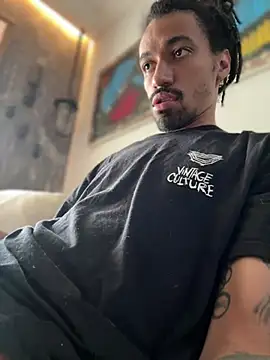 Snapshot of hotcamboy420 chatting on 03/17/25, 02:56 hotcamboy420 online show from 03/17/25, 02:56