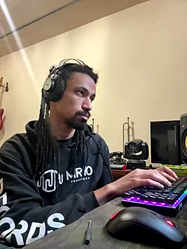 hotcamboy420 online show from 11/02/25, 08:36