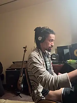 Snapshot of hotcamboy420 chatting on 10/29/25, 04:39 hotcamboy420 online show from 10/29/25, 04:39