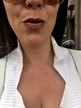 DahliaSegreta online show from 10/10/25, 03:24