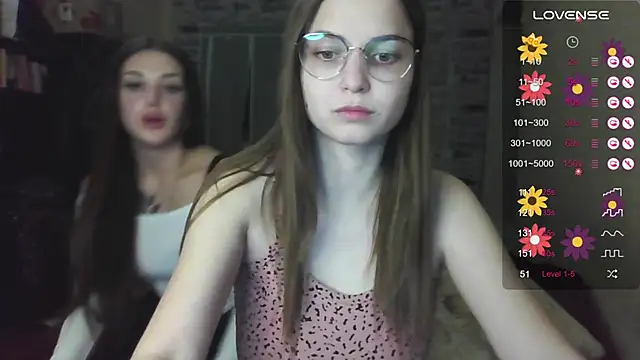 Snapshot of Boni_NeLL__ chatting on 01/23/25, 06:24 Boni NeLL online show from 01/23/25, 06:24