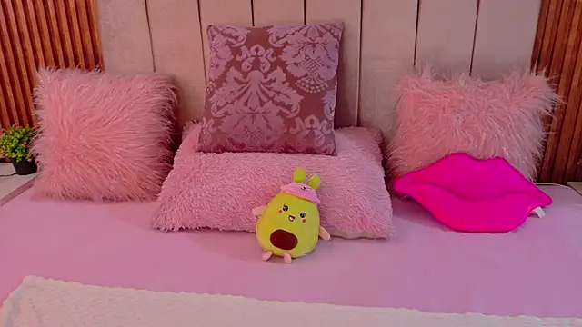 Snapshot of cristal_subin69 chatting on 11/01/25, 12:10 cristal subin69 online show from 11/01/25, 12:10