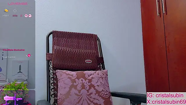 Snapshot of cristal_subin69 chatting on 10/01/25, 12:42 cristal subin69 online show from 10/01/25, 12:42