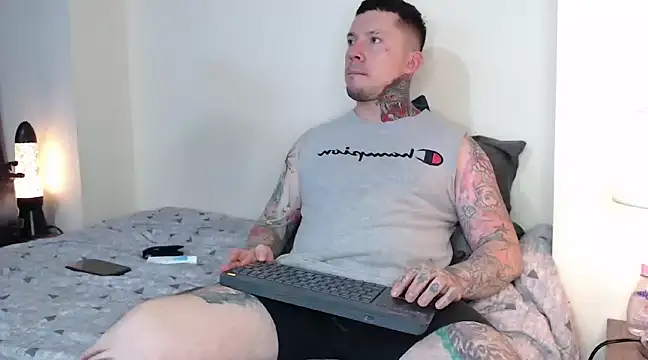 Snapshot of Adam_tatto chatting on 02/16/25, 10:22 Adam tatto online show from 02/16/25, 10:22