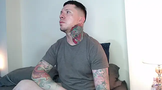 Snapshot of Adam_tatto chatting on 02/15/25, 06:33 Adam tatto online show from 02/15/25, 06:33