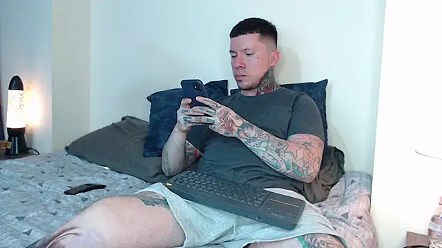 Snapshot of Adam_tatto chatting on 02/16/25, 03:37 Adam tatto online show from 02/16/25, 03:37