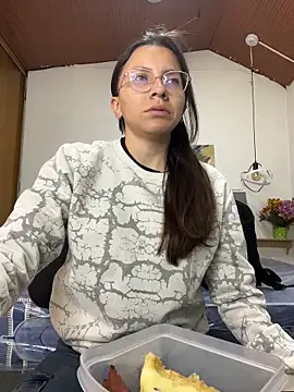 Snapshot of karlamorris_ chatting on 02/04/26, 01:28 karlamorris online show from 02/04/26, 01:28