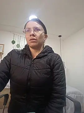 karlamorris  online show from 10/31/25, 01:52