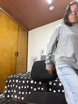 karlamorris  online show from 04/07/26, 01:13