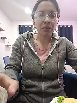 karlamorris  online show from 10/23/25, 01:43