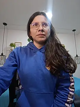 karlamorris  online show from 11/29/25, 07:14