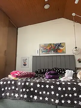 karlamorris  online show from 04/11/26, 02:10