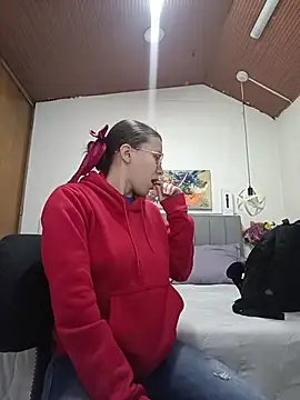 karlamorris  online show from 12/04/25, 01:43