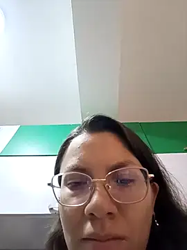 Snapshot of karlamorris_ chatting on 10/01/25, 01:37 karlamorris online show from 10/01/25, 01:37