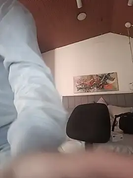 karlamorris  online show from 12/15/25, 01:50