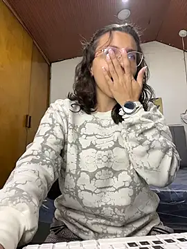 Snapshot of karlamorris_ chatting on 02/24/26, 01:12 karlamorris online show from 02/24/26, 01:12