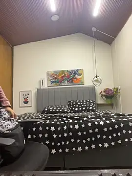 karlamorris  online show from 04/15/26, 01:26