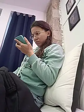 karlamorris  online show from 11/04/25, 02:10