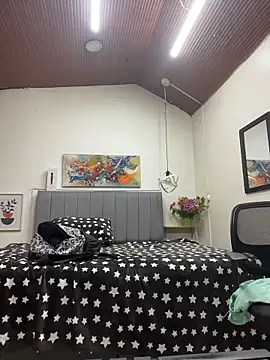 karlamorris  online show from 04/14/26, 01:05