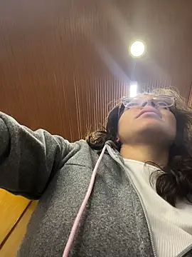 karlamorris  online show from 03/18/26, 01:24