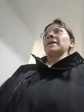 karlamorris  online show from 10/25/25, 05:13