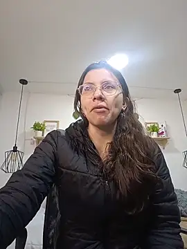 Snapshot of karlamorris_ chatting on 10/14/25, 01:45 karlamorris online show from 10/14/25, 01:45