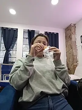 karlamorris  online show from 10/30/25, 02:25