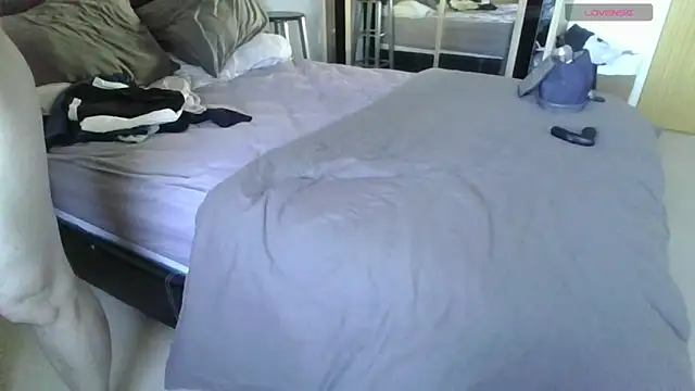 Nizzlivecam online show from 04/12/26, 07:11