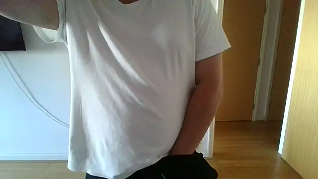 Snapshot of Nizzlivecam chatting on 04/25/26, 06:49 Nizzlivecam online show from 04/25/26, 06:49