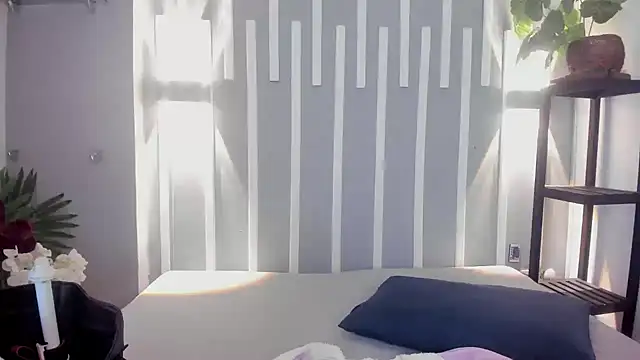 Snapshot of Sophy_SmileSweet chatting on 02/04/25, 11:38 Sophy SmileSweet online show from 02/04/25, 11:38