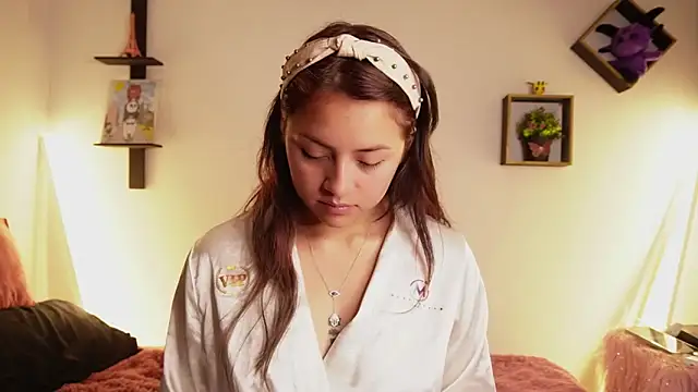 Snapshot of Sophy_SmileSweet chatting on 11/18/25, 11:57 Sophy SmileSweet online show from 11/18/25, 11:57