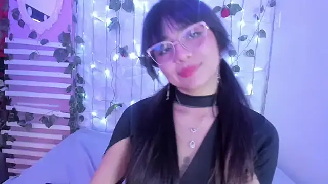 Snapshot of Sophy_SmileSweet chatting on 01/31/25, 06:03 Sophy SmileSweet online show from 01/31/25, 06:03