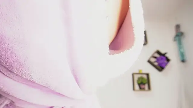 Snapshot of Sophy_SmileSweet chatting on 11/07/25, 10:31 Sophy SmileSweet online show from 11/07/25, 10:31