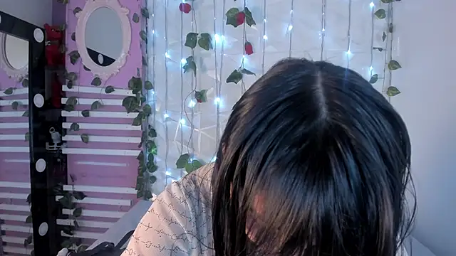 Snapshot of Sophy_SmileSweet chatting on 02/07/25, 11:45 Sophy SmileSweet online show from 02/07/25, 11:45