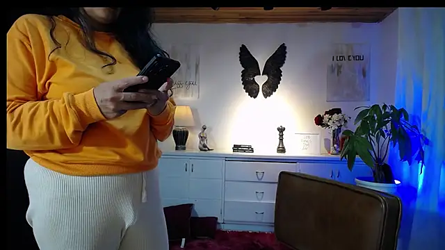 Snapshot of Lust_Mom41 chatting on 09/23/25, 12:06 Lust Mom41 online show from 09/23/25, 12:06