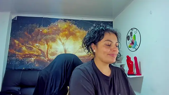 Snapshot of Lust_Mom41 chatting on 12/14/24, 10:28 Lust Mom41 online show from 12/14/24, 10:28