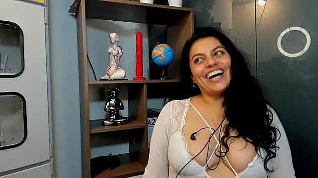 Snapshot of Lust_Mom41 chatting on 12/06/24, 09:07 Lust Mom41 online show from 12/06/24, 09:07