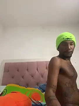 Snapshot of J232001 chatting on 02/19/25, 11:14 J232001 online show from 02/19/25, 11:14