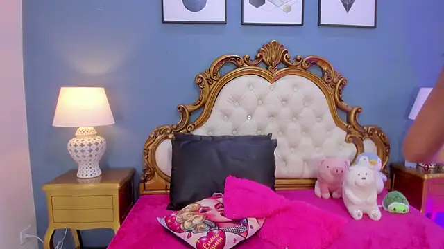 AlanaJones1 online show from 11/21/25, 03:38