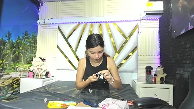 Ashley James online show from 10/22/25, 09:46