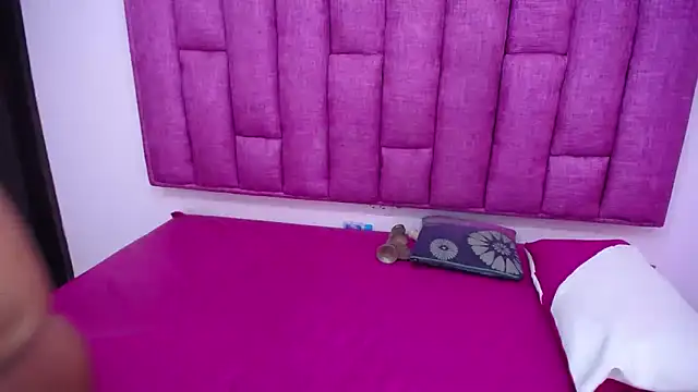 Briannacastello online show from 01/03/25, 06:00