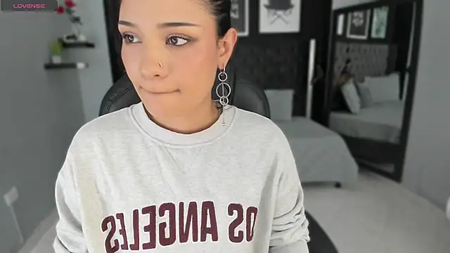 renee shelby  online show from 01/15/26, 07:50