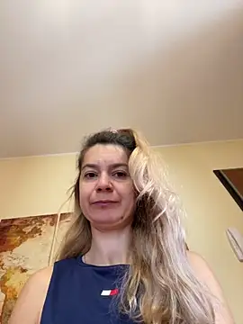 Snapshot of sexy_blondegirl chatting on 03/17/25, 08:40 sexy blondegirl online show from 03/17/25, 08:40