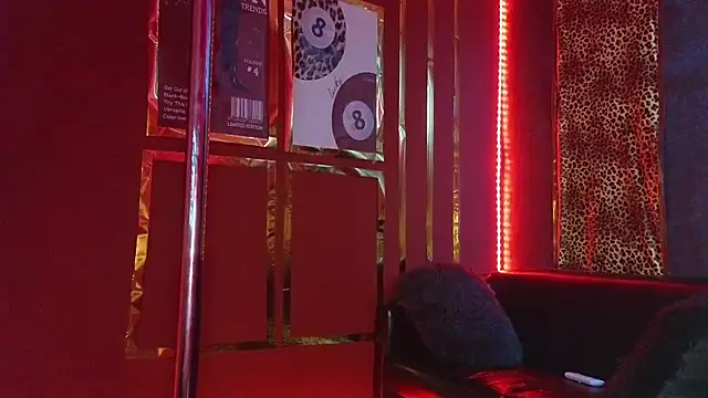 Snapshot of alissa4blonde chatting on 11/21/25, 06:12 alissa4blonde online show from 11/21/25, 06:12