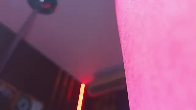 Snapshot of alissa4blonde chatting on 12/04/25, 06:12 alissa4blonde online show from 12/04/25, 06:12