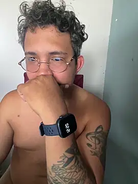 adelgado777 online show from 05/26/26, 05:22