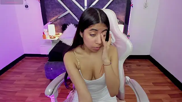 Snapshot of lunitaa18 chatting on 02/19/25, 11:25 lunitaa18 online show from 02/19/25, 11:25